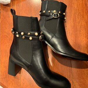 NEW Elegant Black Pearl-Studded Heeled Boots